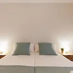 Bravissimo Figuerola, Spacious 3-Bedroom Apartment